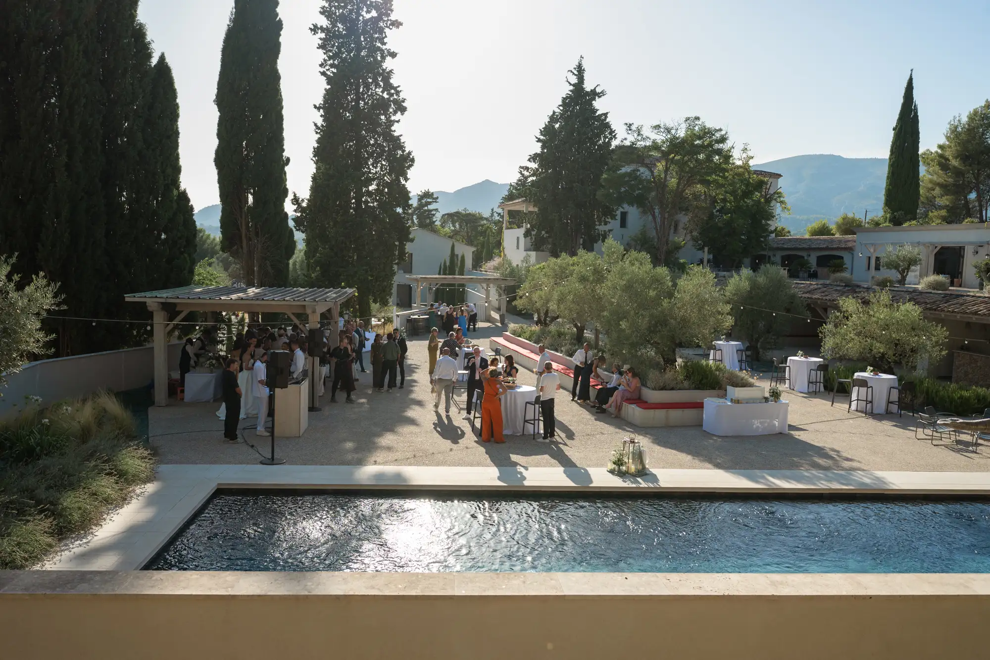 Organisation s�minaire entreprise bouches du rhone reception mariage piscine