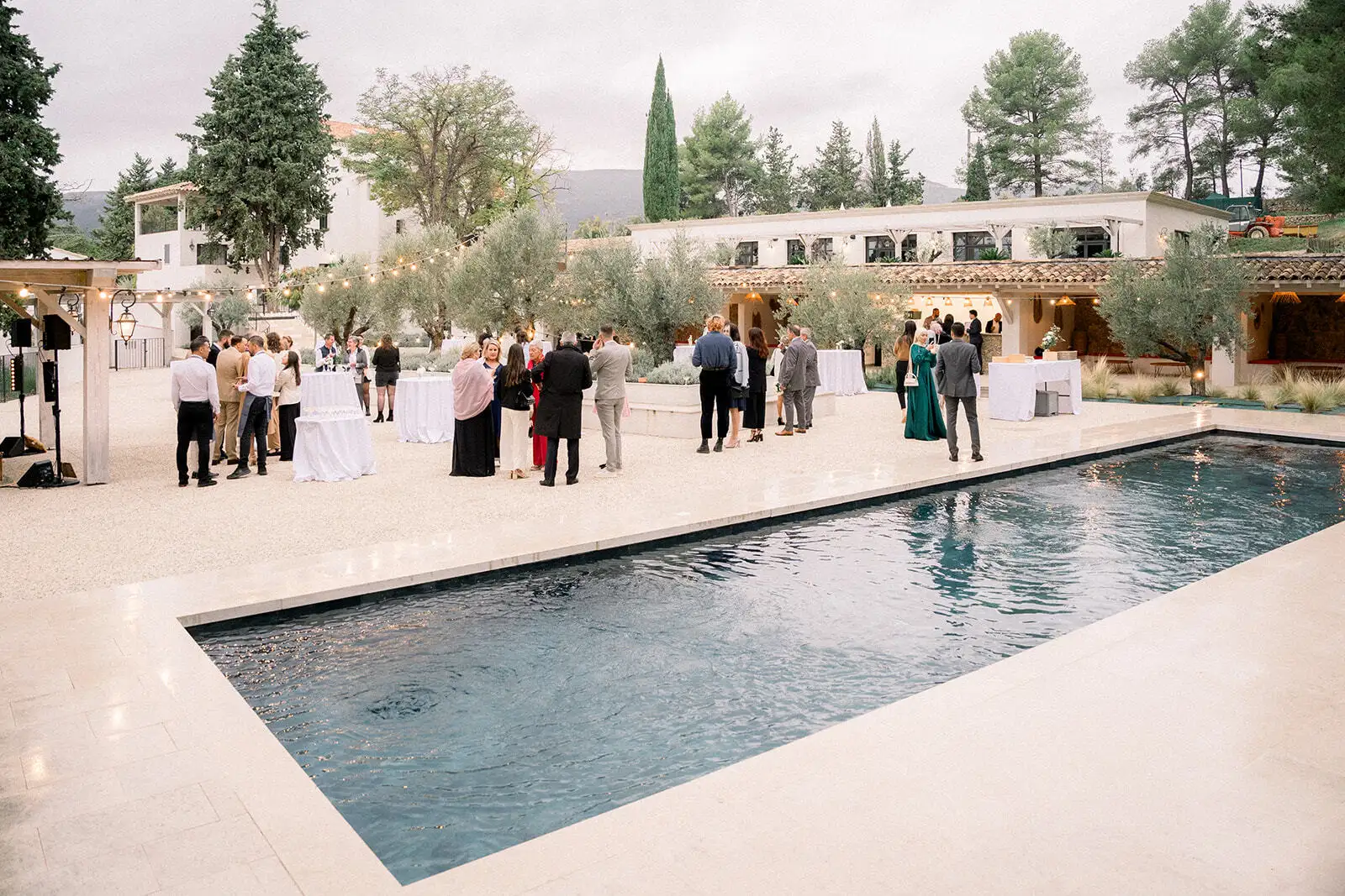 Salle de reception mariage bouches du rhone piscine